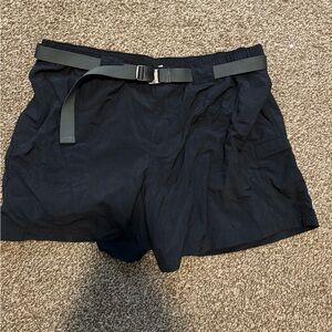 Columbia women’s size XL active shorts